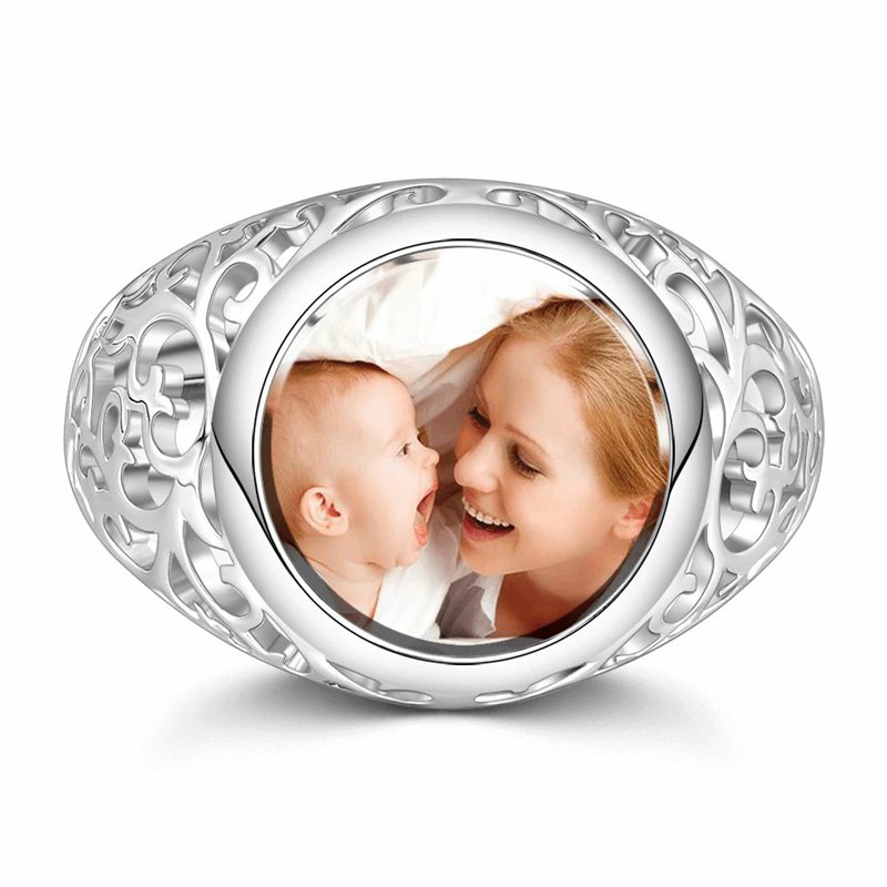Round Mother’s Photo Ring